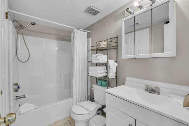 Photo - 920 W Lagoon Ave Unit SI ID1541209P