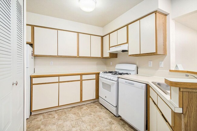 Pine Knoll Apartments