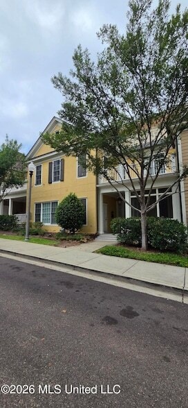 Photo - 710 Manship St