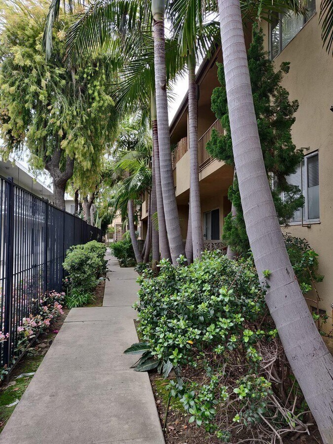 Photo - 2018 Locust Ave