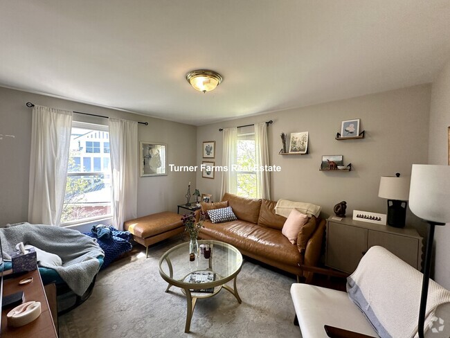Building Photo - 344 Putnam Ave Unit 3 Rental