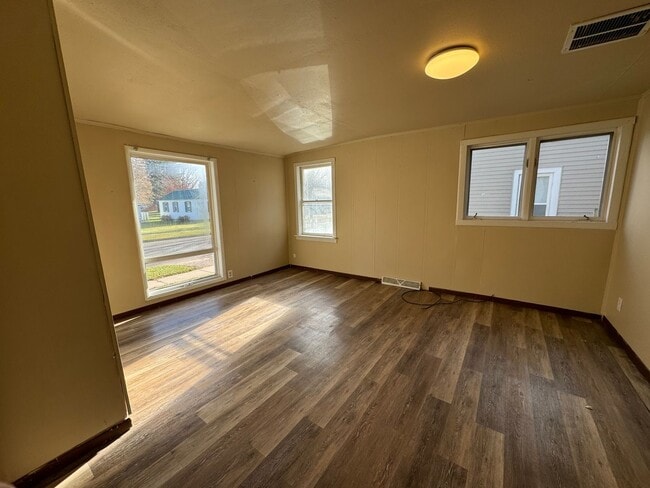 Photo - 3 Bed 2 Bath Single Family Home in Antigo