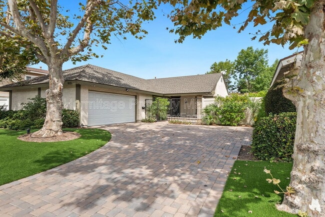 Photo - 4111 Reyes St