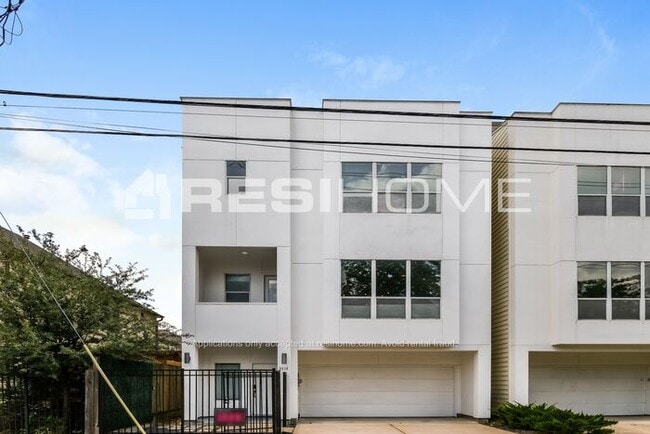 Building Photo - 5610 Schuler St