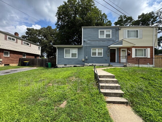Photo - 2304 Lakewood St