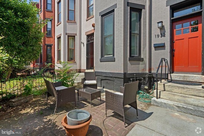 Building Photo - 1932 15th St NW Unit 2 Rental