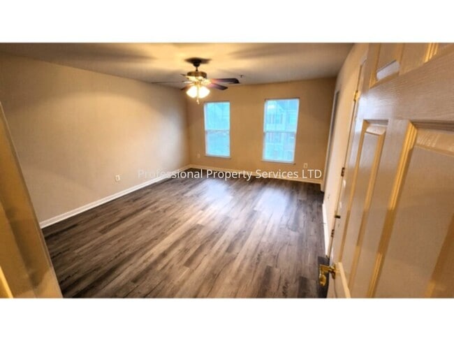 Photo - Luxury Townhome in the Villages of Urbana