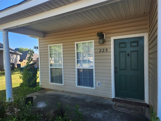 Photo - 225 Pine Meadows Cir