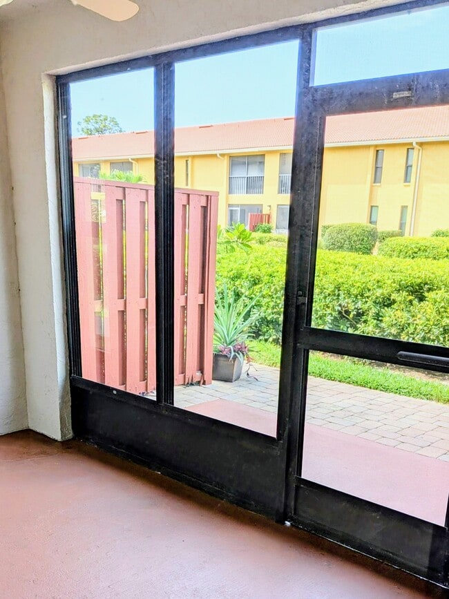 Photo - 9871 Citadel Ln Unidad 106