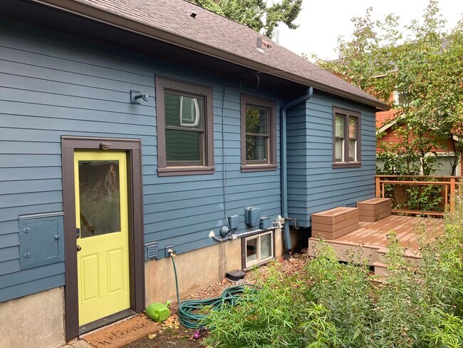 cubierta trasera - 5516 NE 32nd Pl