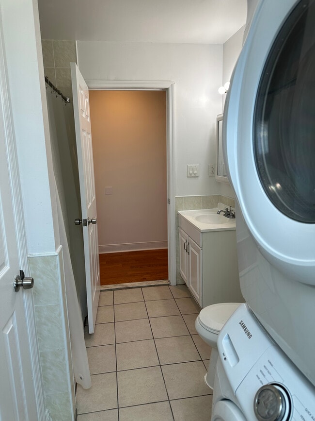 Photo - 1043 Spring Garden St Unit 2F