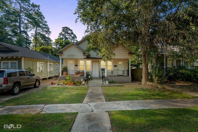 Photo - 649 Merrick St