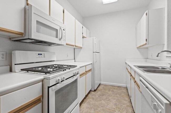 Photo - 1101 Linden Ln