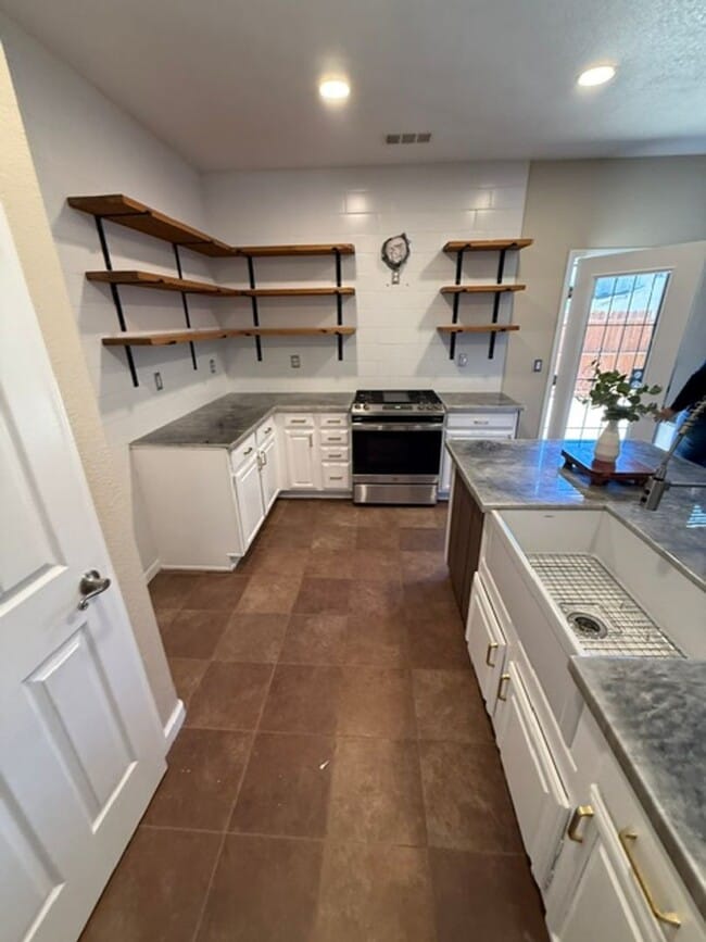 Photo - **Beautiful 2-Story Home Next to the Park**