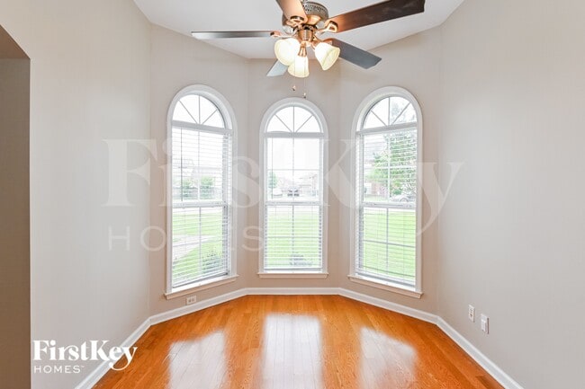 Photo - 6345 Renwood Loop