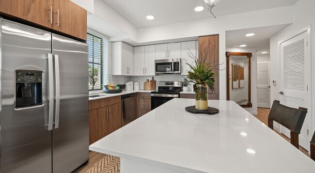 Photo - 2085 S Congress Ave