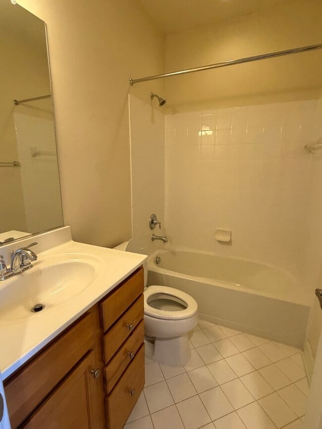 Photo - 4 LEVEL TOWNHOUSE WITH 2 CAR GARAGE, WALKING DISTANCE TO DOWNTOWN CROWN