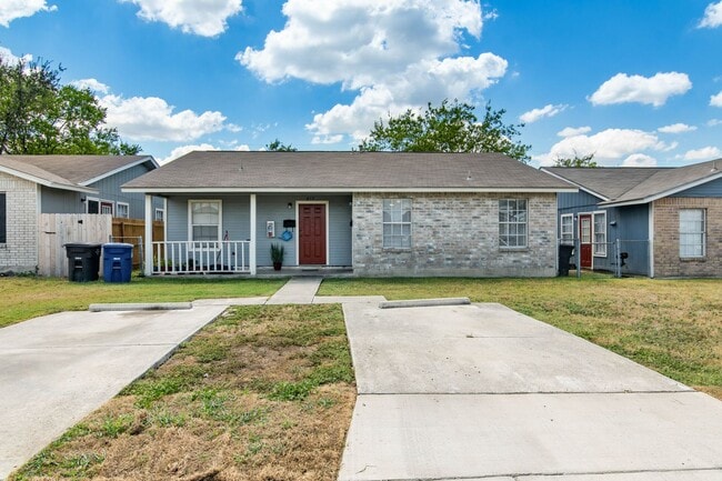 Building Photo - 2 Bedroom Duplex Rental