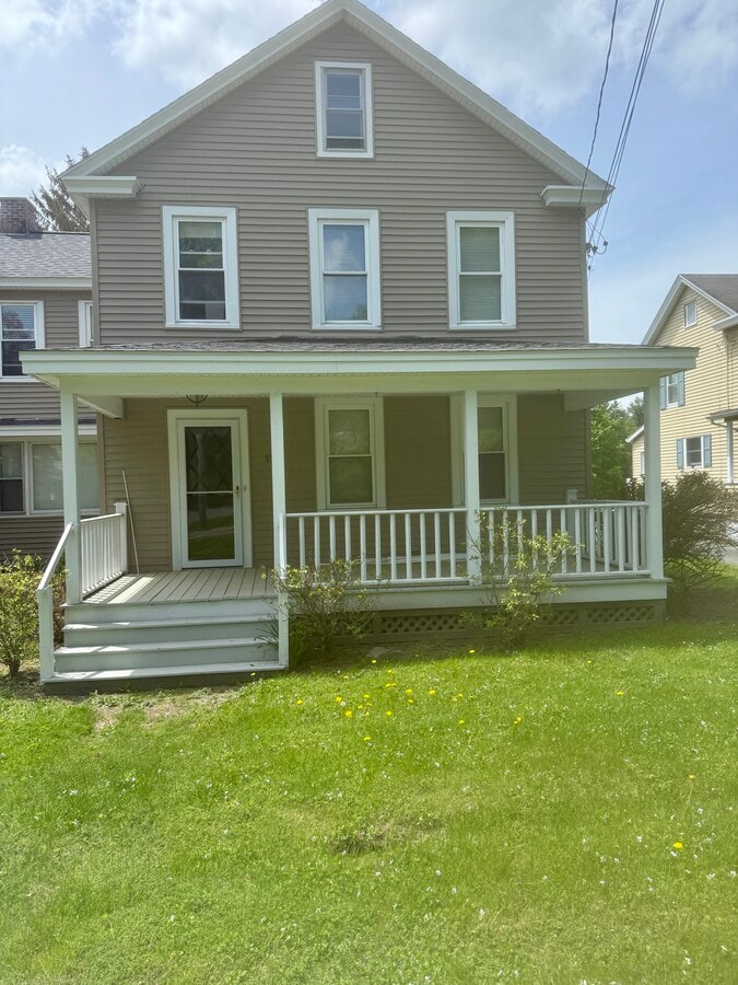 Front entrance - 177 Laurel St Casa