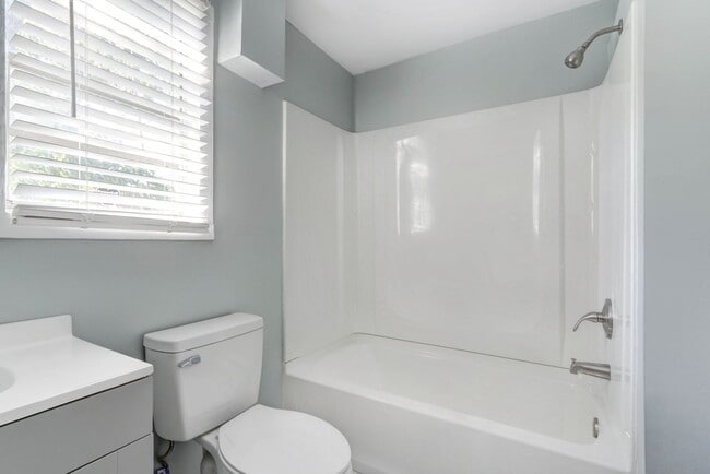 Gut Renovated - One Bedroom (2 blocks from... - Gut Renovated - One Bedroom (2 blocks from... Apartment Unit 1215 Atlantic Ave