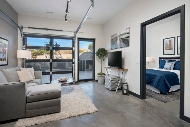 Photo - 1646 N Milwaukee Ave