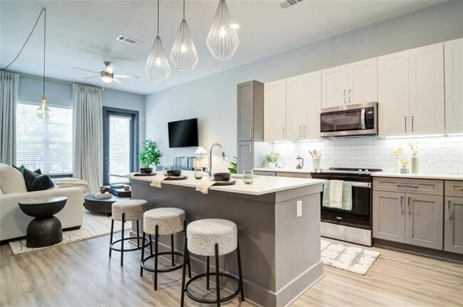 Building Photo - 1100 Industrial Blvd Unit 2012