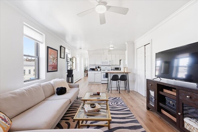 Building Photo - 817 10th St Unit 3A