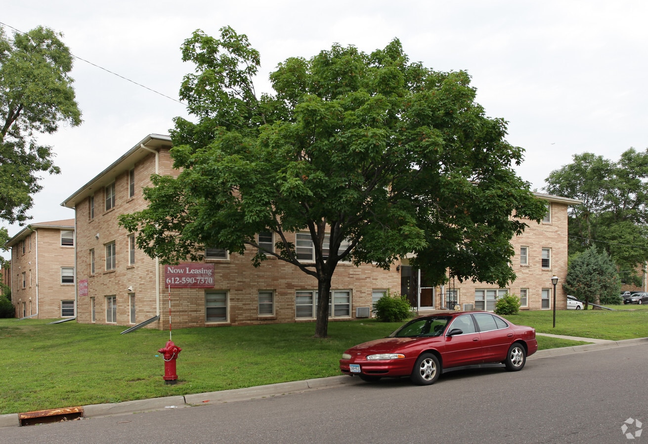 Aquila Apartments - Aquila Apartments