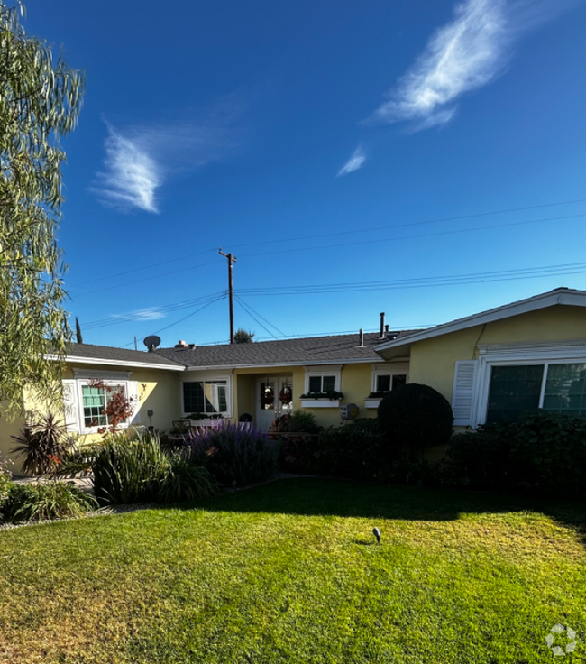 Building Photo - 8479 Avalon Ct Rental