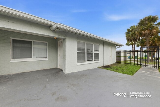 Building Photo - 5700 NW 28th St