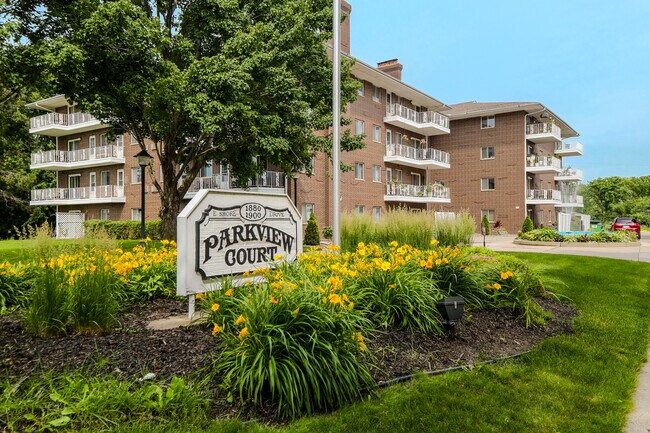 Parkview Court Apartments - Parkview Court Apartments