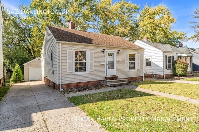 Photo - 542 Darlington Dr