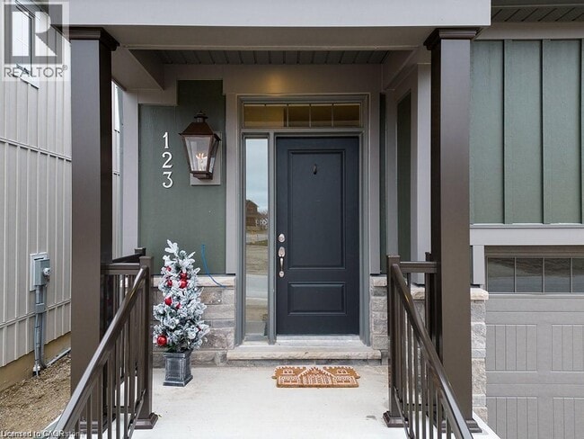 Photo - 123 Courtland St