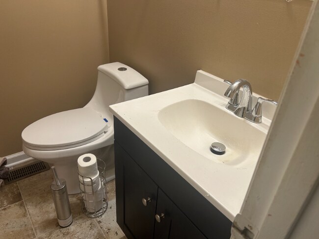 Photo - 6125 Bushmills St Unidad 1