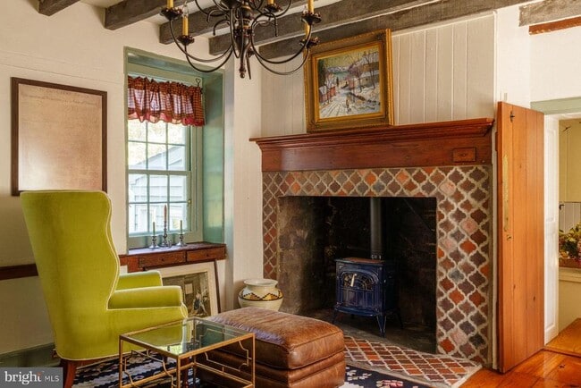 Photo - 2943 Windy Bush Rd