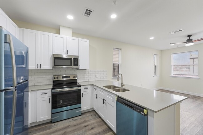 Building Photo - 2130 Aldine Mail Rte Rd Unit A101 Rental