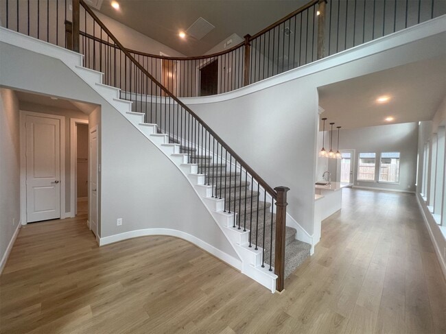 Photo - 21818 Fitzroy Mnr Ln