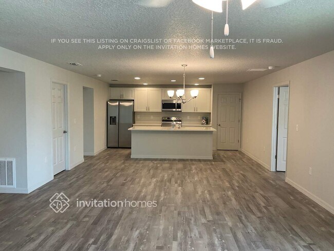 Photo - 760 Consumer St SE