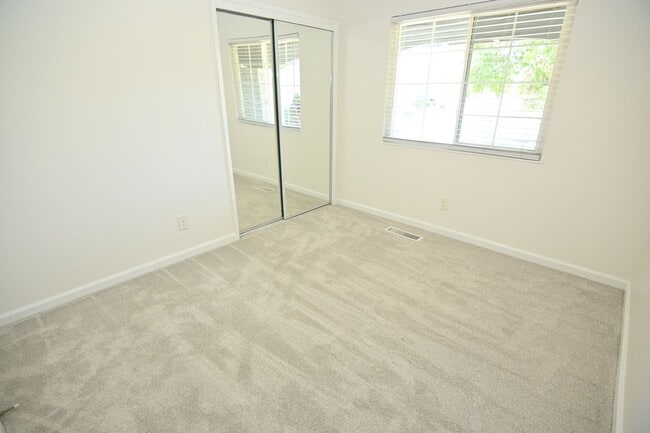 Photo - 5659 Lathrop Dr