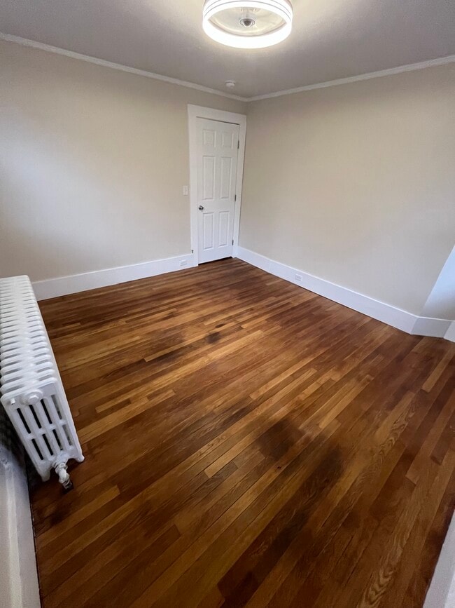 Photo - 450 Islington St Unidad West End