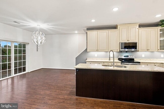 Photo - 13913 Hollow Wind Way