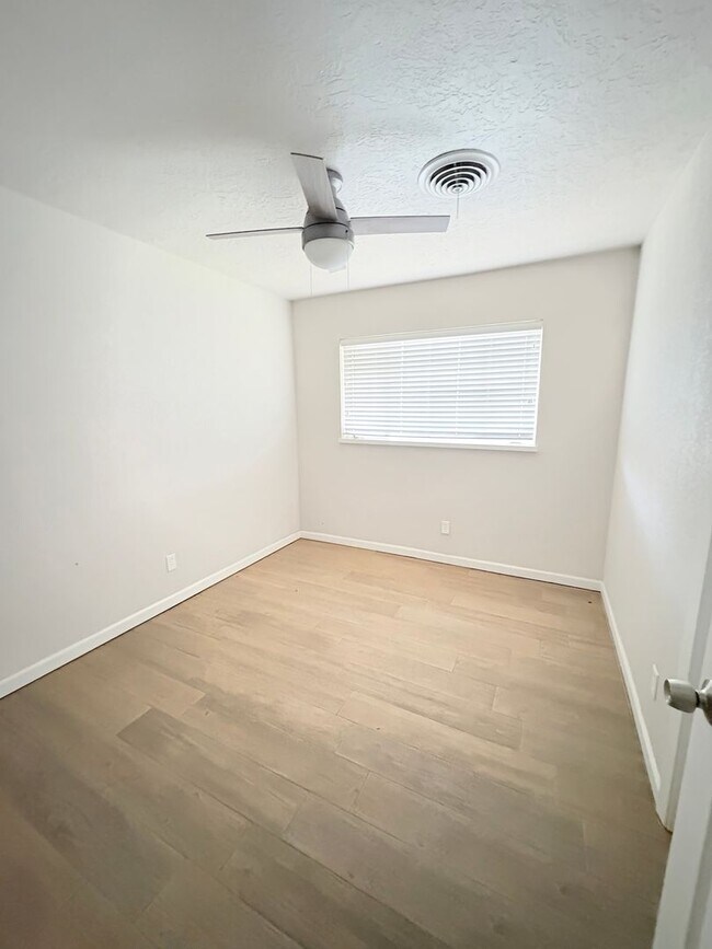 Photo - 907 W Coal Ave