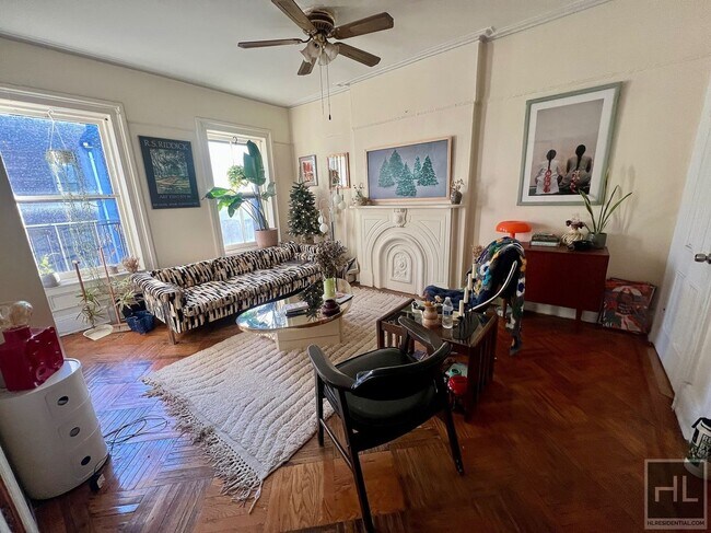 Photo - 2BR 1BA Sunny Top Floor Sprawling Brownstone On Clinton Hill / Bedstuy Border Unit 3