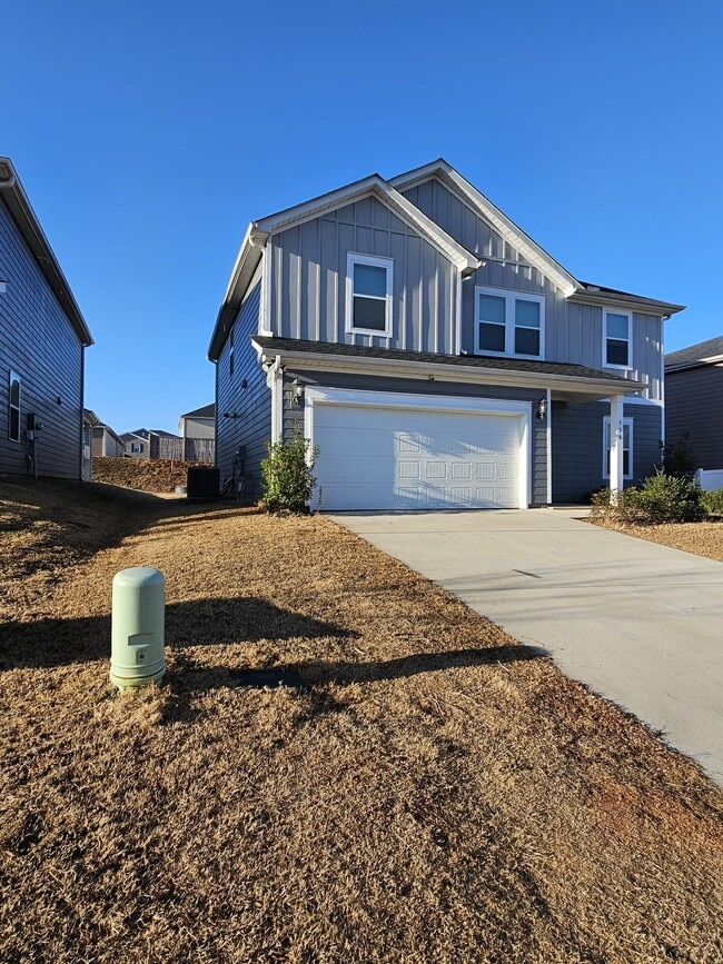 Photo - 558 Laxton Rd