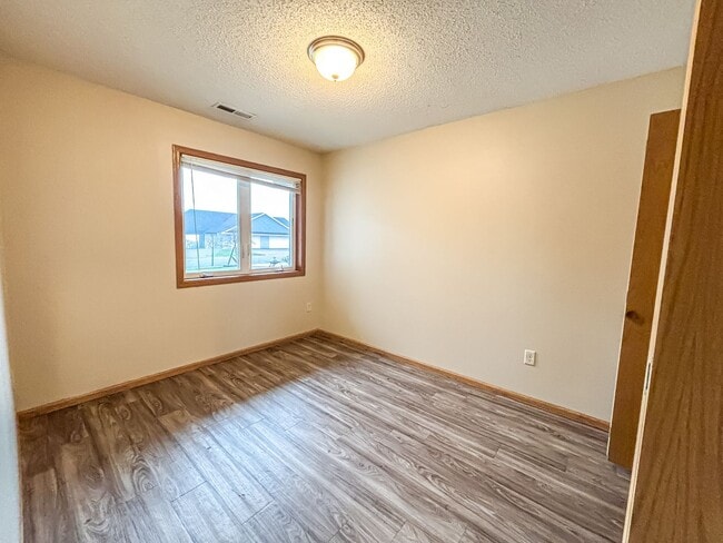 Photo - 1627 Gunston Dr