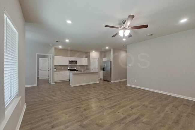 Photo - 110 Yardley Ct