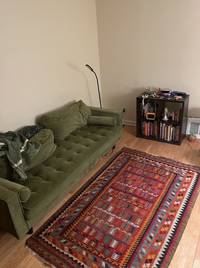 Photo - 3114 N Newhall St Unit Lower