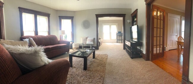 Photo - Large 4-Bed House in Historic Cedar Falls