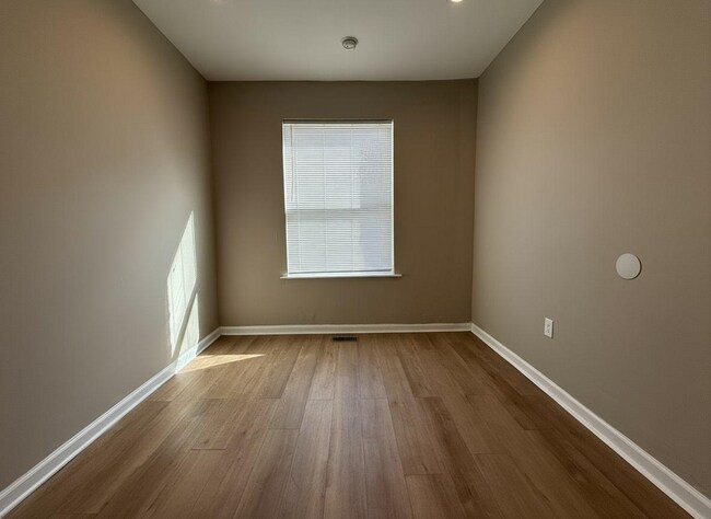 Photo - 978 N 45th St Unidad 1