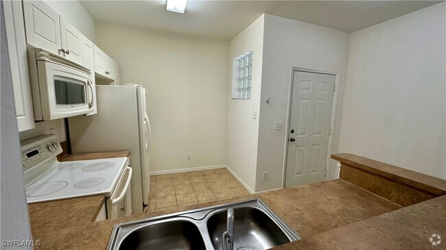 Building Photo - 4299 Bellasol Cir Unit 2621 Rental
